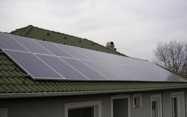 6,24 kW hálózatra tápláló napelemes rendszer