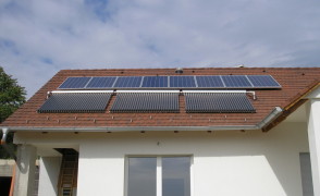 5 kW teljesítményű hálózatra tápláló napelemes rendszer része